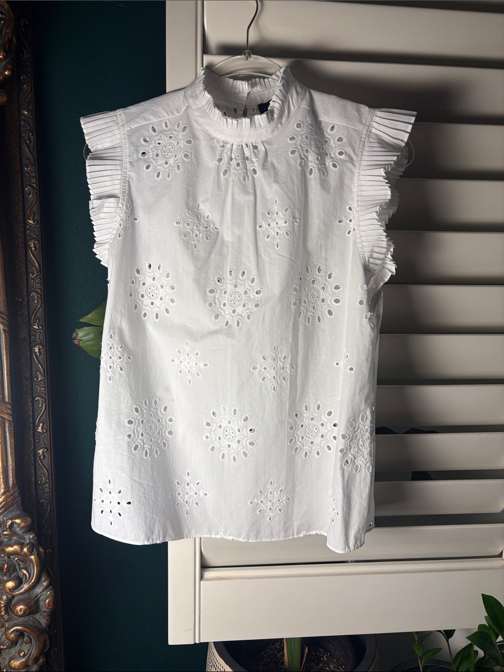 1 State Ultra White Eyelet Ruffle 100% Cotton Tank from Revolve size M